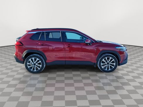 Used 2023 Toyota Corolla Cross XLE image 9