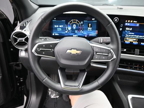 Certified 2026 Chevrolet Equinox LT FWD image 19