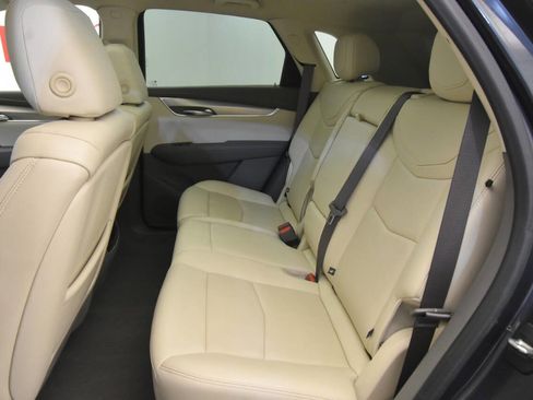 Used 2020 Cadillac XT5 Premium Luxury image 14