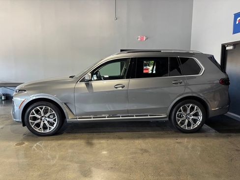 Used 2025 BMW X7 xDrive40i AWD/4WD image 2
