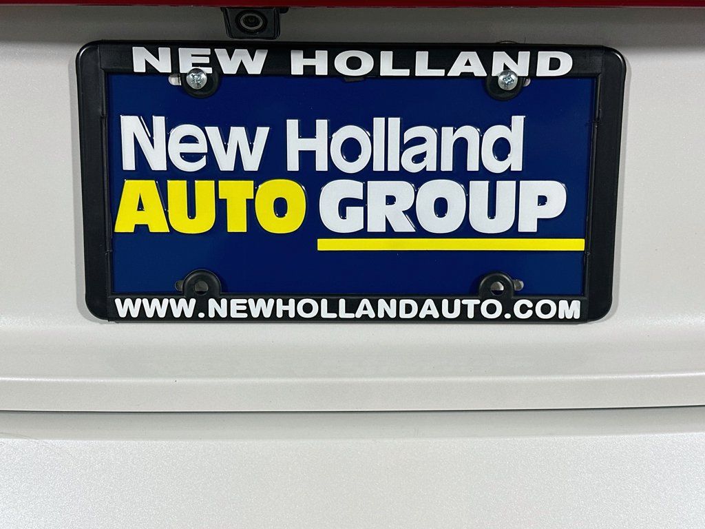 Used 2017 Hyundai Azera FWD image 18
