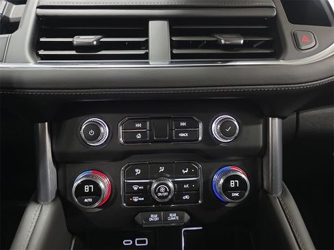 Used 2024 GMC Yukon XL SLE w/ Gmc Pro Safety Plus Package image 23