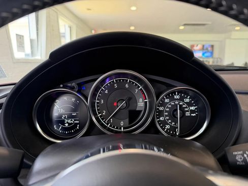 Used 2022 MAZDA MX-5 Miata Sport RWD image 9