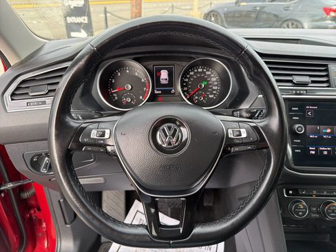 Used 2018 Volkswagen Tiguan SEL image 32