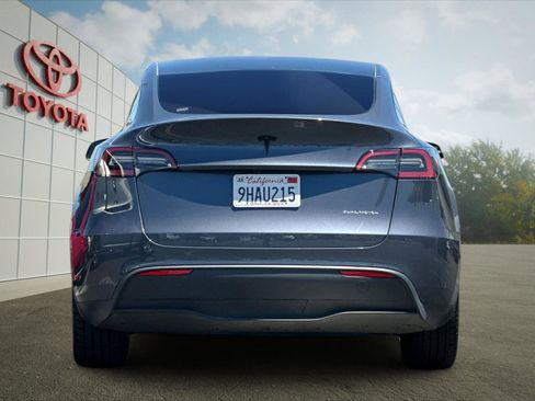 Used 2023 Tesla Model Y Long Range AWD/4WD image 4