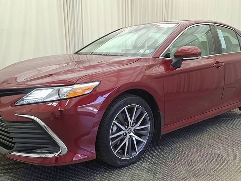 Certified 2022 Toyota Camry XLE w/ Cold Weather Package FWD image 7