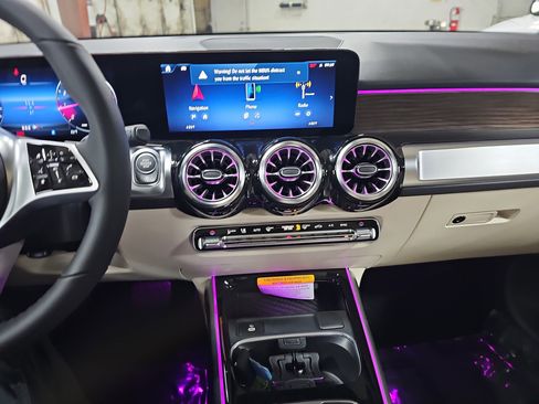 New 2026 Mercedes-Benz GLB 250 image 21