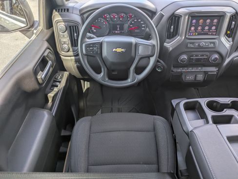 Used 2025 Chevrolet Silverado 1500 Custom image 4