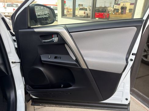 Used 2014 Toyota RAV4 XLE image 11