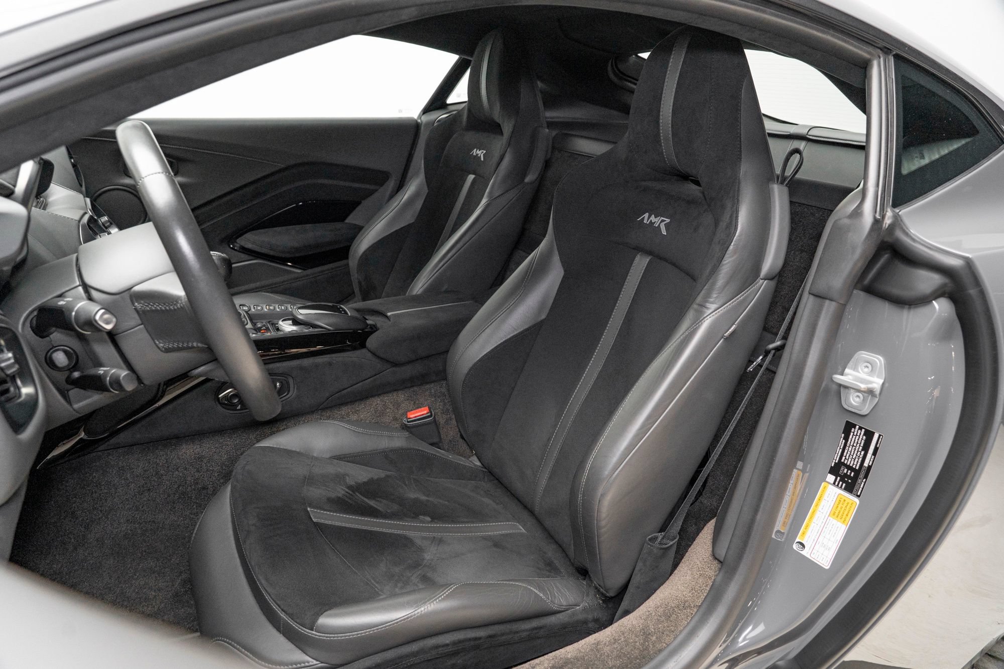 Used 2020 Aston Martin V8 Vantage AMR RWD image 3