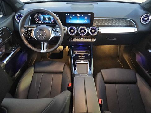 Used 2025 Mercedes-Benz GLB 250 image 22