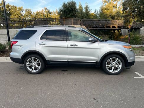Used 2015 Ford Explorer Limited image 2