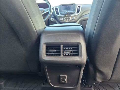 Used 2022 Chevrolet Equinox LT image 32