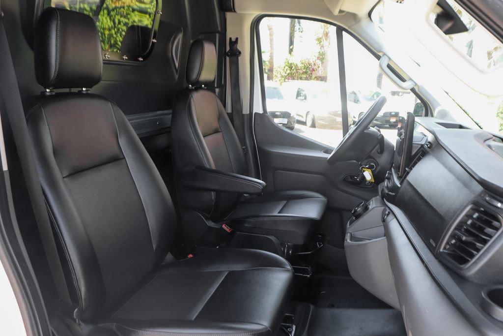 Used 2022 Ford E-Transit Medium Roof RWD image 37