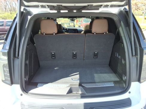 Certified 2025 Chevrolet Tahoe High Country AWD/4WD image 18
