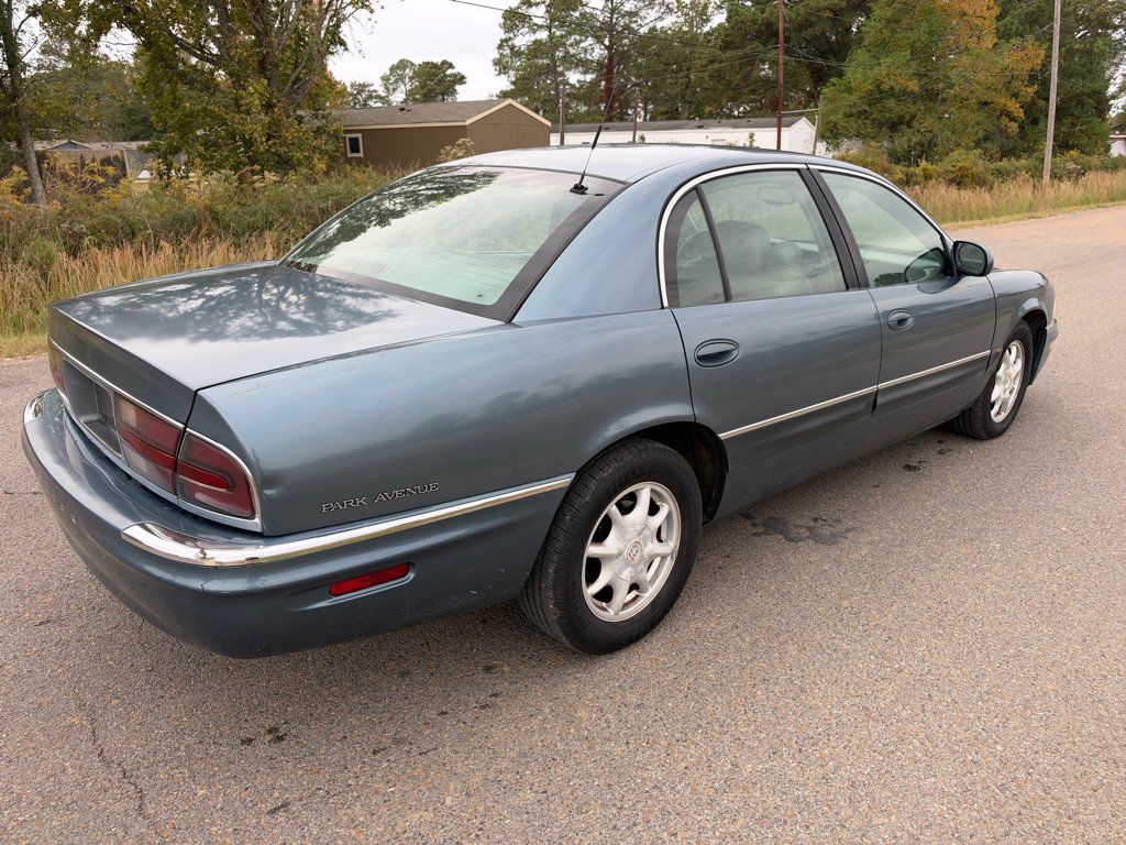 Used 2001 Buick Park Avenue w/ Prestige Pkg FWD image 2