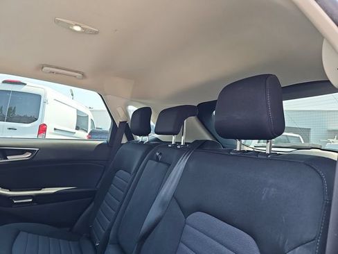 Used 2020 Ford Edge SE FWD image 13