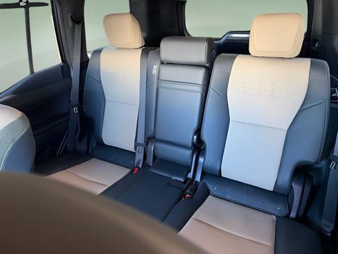 Used 2024 Lexus GX 550 image 20