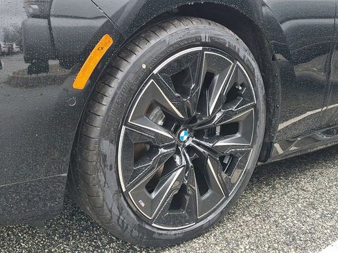 New 2026 BMW i7 xDrive60 w/ Executive Package AWD/4WD image 2