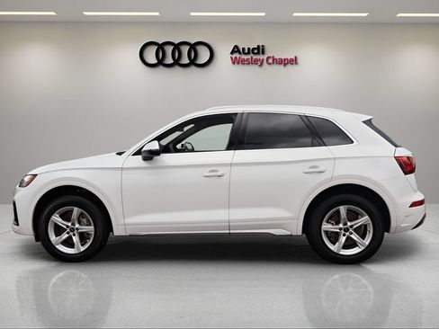 Used 2023 Audi Q5 2.0T Premium w/ Convenience Package AWD/4WD image 2