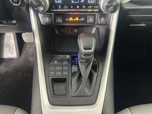 Used 2024 Toyota RAV4 XLE Premium image 17