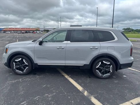 Used 2023 Kia Telluride EX X-Line AWD/4WD image 8