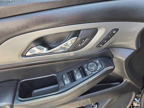 Used 2021 Chevrolet Traverse Premier w/ Redline Edition FWD image 16