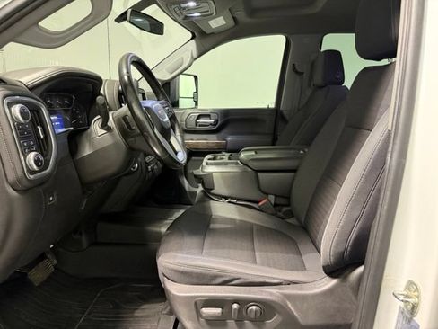 Used 2022 GMC Sierra 2500 SLE w/ SLE Value Package; AWD/4WD image 11