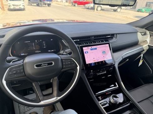 New 2025 Jeep Grand Cherokee Limited image 21