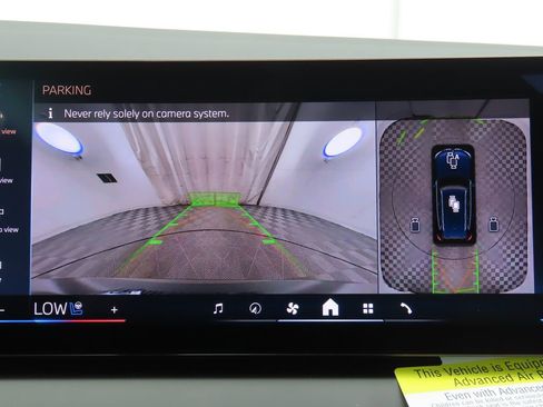 Used 2025 BMW X3 xDrive30i w/ Premium Package image 16