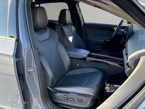 Used 2023 Volkswagen ID.4 Pro S image 29