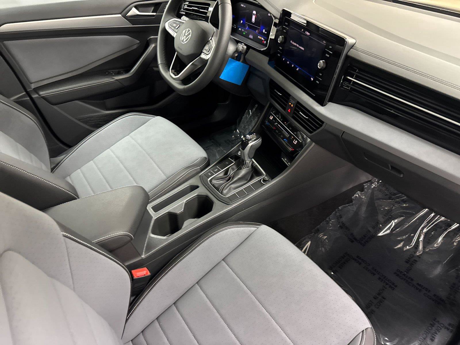 New 2026 Volkswagen Jetta SE w/ Black Wheel Package FWD image 14
