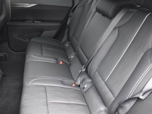 Certified 2025 Cadillac Optiq Sport 2 w/ LPO, Floor Liner Package AWD/4WD image 28