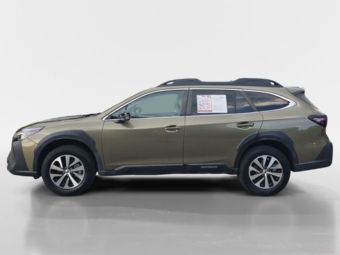 Used 2024 Subaru Outback Premium AWD/4WD image 2