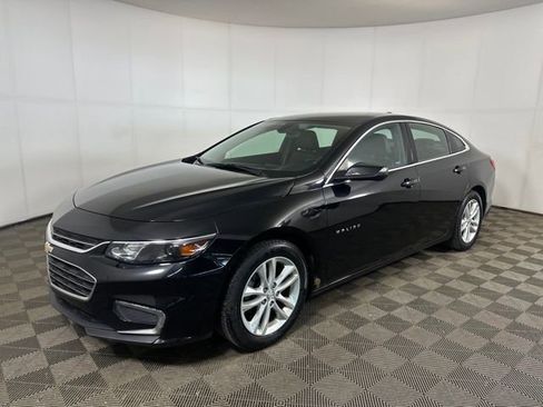 Used 2017 Chevrolet Malibu LT w/ Leather Package image 7