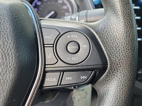Used 2020 Toyota Camry LE FWD image 24