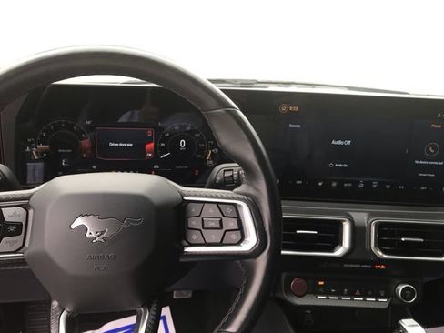 Used 2025 Ford Mustang Premium RWD image 10