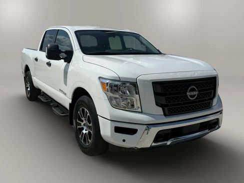 Used 2023 Nissan Titan SV w/ SV Convenience Package AWD/4WD image 1