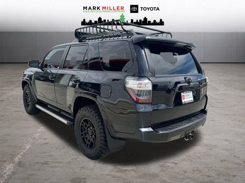 Certified 2021 Toyota 4Runner Venture w/ Moonroof Package AWD/4WD image 3