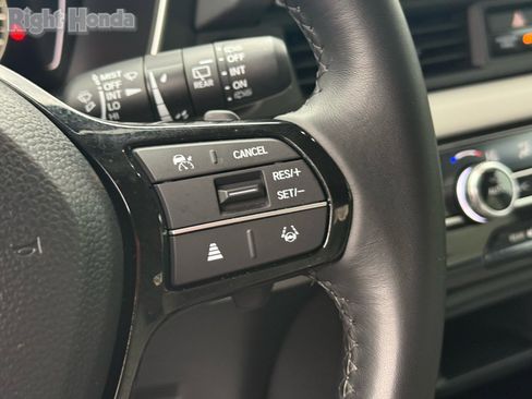 Certified 2024 Honda Pilot Touring image 18