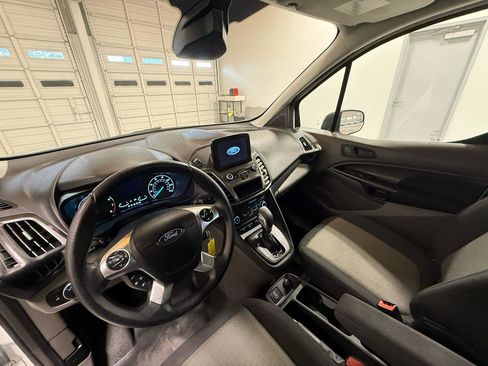 Used 2023 Ford Transit Connect XL image 11