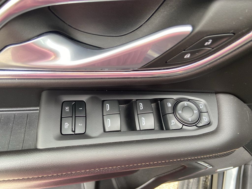 Used 2024 GMC Yukon XL AT4 w/ Max Trailering Package AWD/4WD image 12