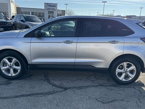 Used 2017 Ford Edge SE image 6