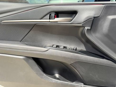 Used 2025 Toyota Camry SE AWD/4WD image 19