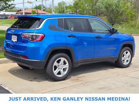 Used 2023 Jeep Compass Sport w/ Mopar Graphics Package AWD/4WD image 3