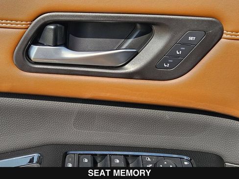New 2026 Nissan Pathfinder Platinum FWD image 15