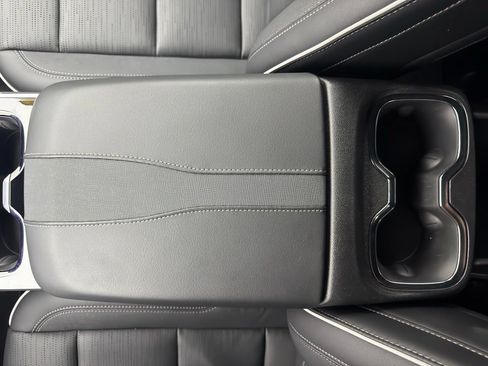 Used 2025 Buick Enclave Sport Touring FWD image 32