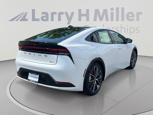 New 2026 Toyota Prius Limited FWD image 5
