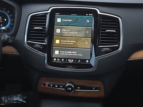 Certified 2024 Volvo XC90 B6 Plus w/ Protection Package Premier image 15