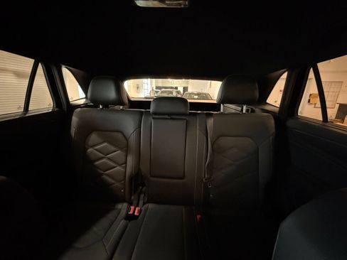 Used 2025 Volkswagen Atlas Cross Sport SE image 38